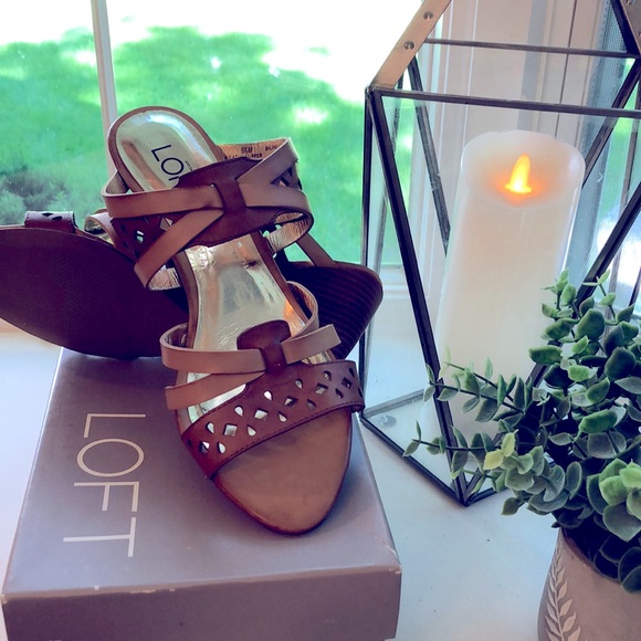 ANN TAYLOR LOFT Leather Sandals - Picture 3 of 16